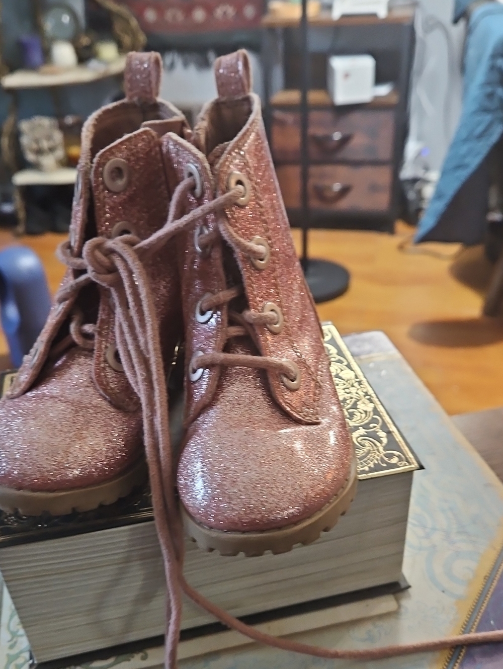 Kids Glitter Lace-Up Ankle Boots in Rose
